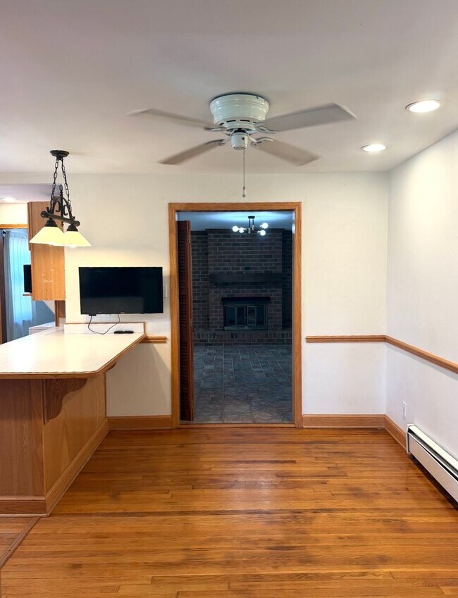 Photo - 5 Bed 2 Bath Home for Rent in Chesapeake!