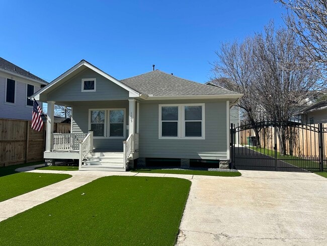 Building Photo - 1105 Tulane St Unit House