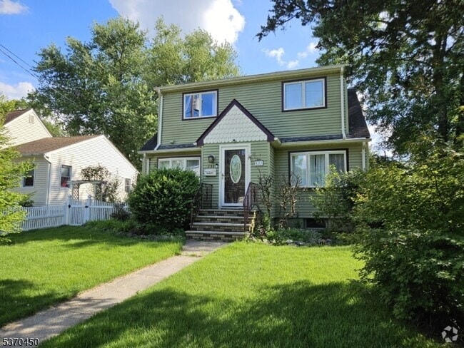 Building Photo - 131 Island Ave Rental