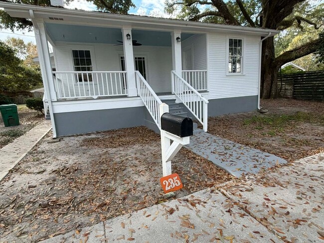 Photo - Stunning Renovated 3bedroom 2.5 bathroom Cottage