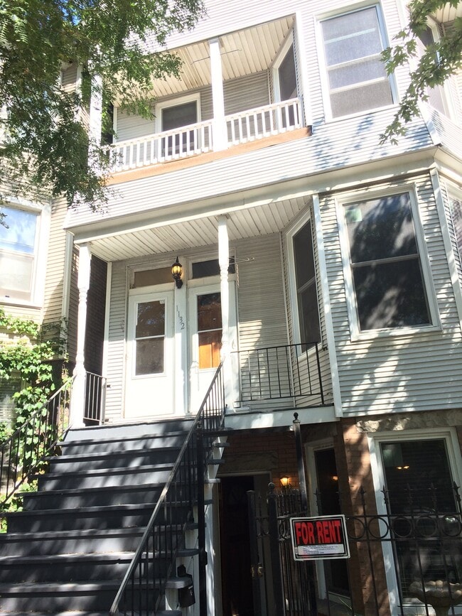 Photo - 1132 W Roscoe St Unit #1