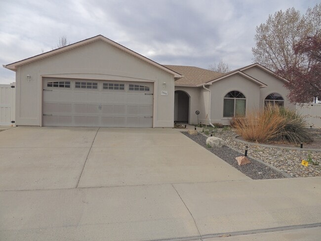 Building Photo - 2866 Fall Creek Dr Rental