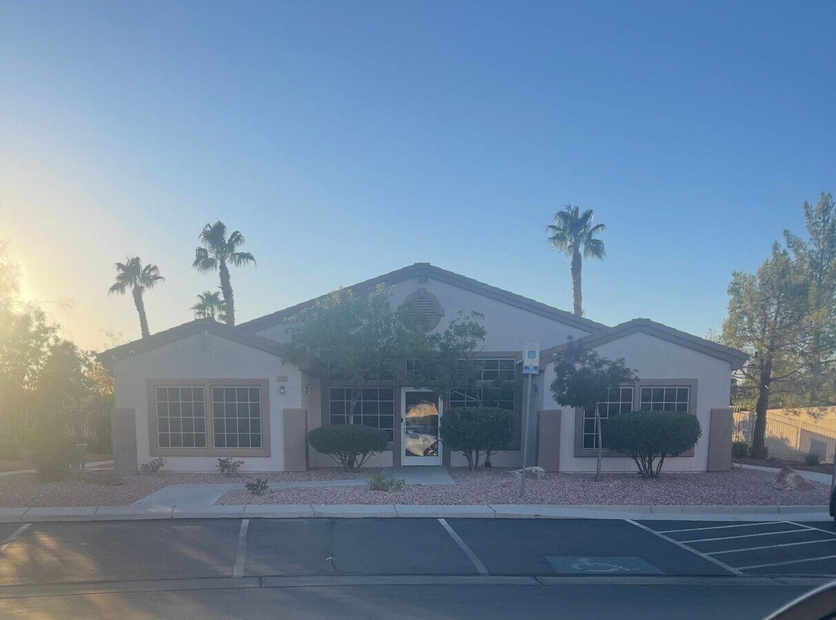 Photo - *GREAT TOWNHOME IN GATED "SILVERADO RANCH ...