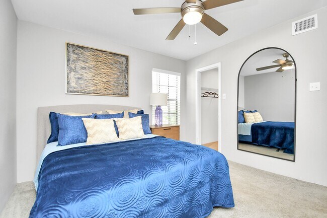 Photo - 2701 W Bellfort Ave Unidad 1001