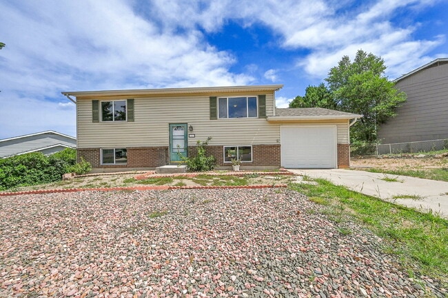 Building Photo - $2,195.00, 4 bed, 2 bath, located on Color... Rental
