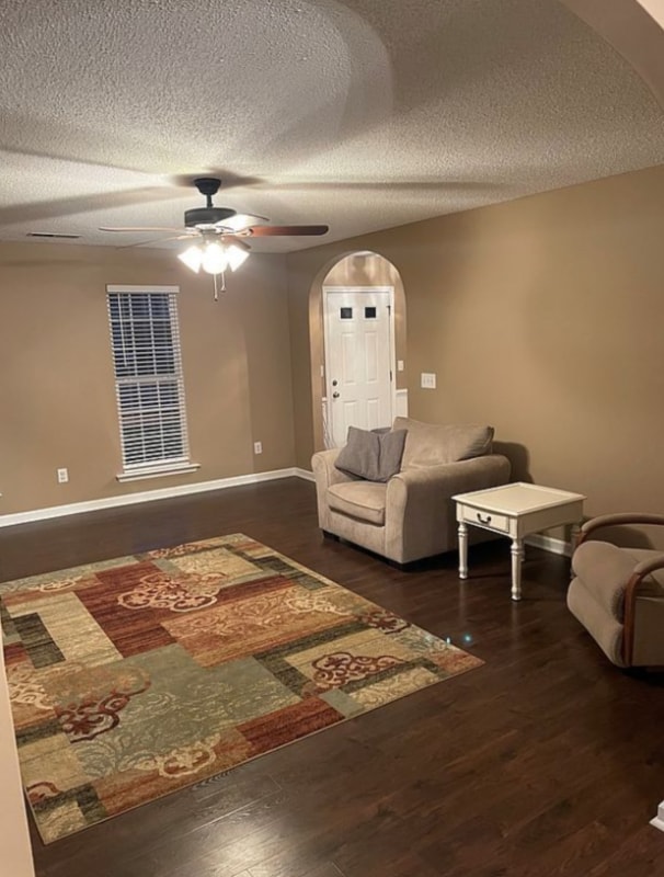 Photo - 326 Whixley Ln