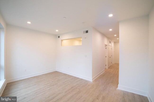1325 N Lee St Unit 305