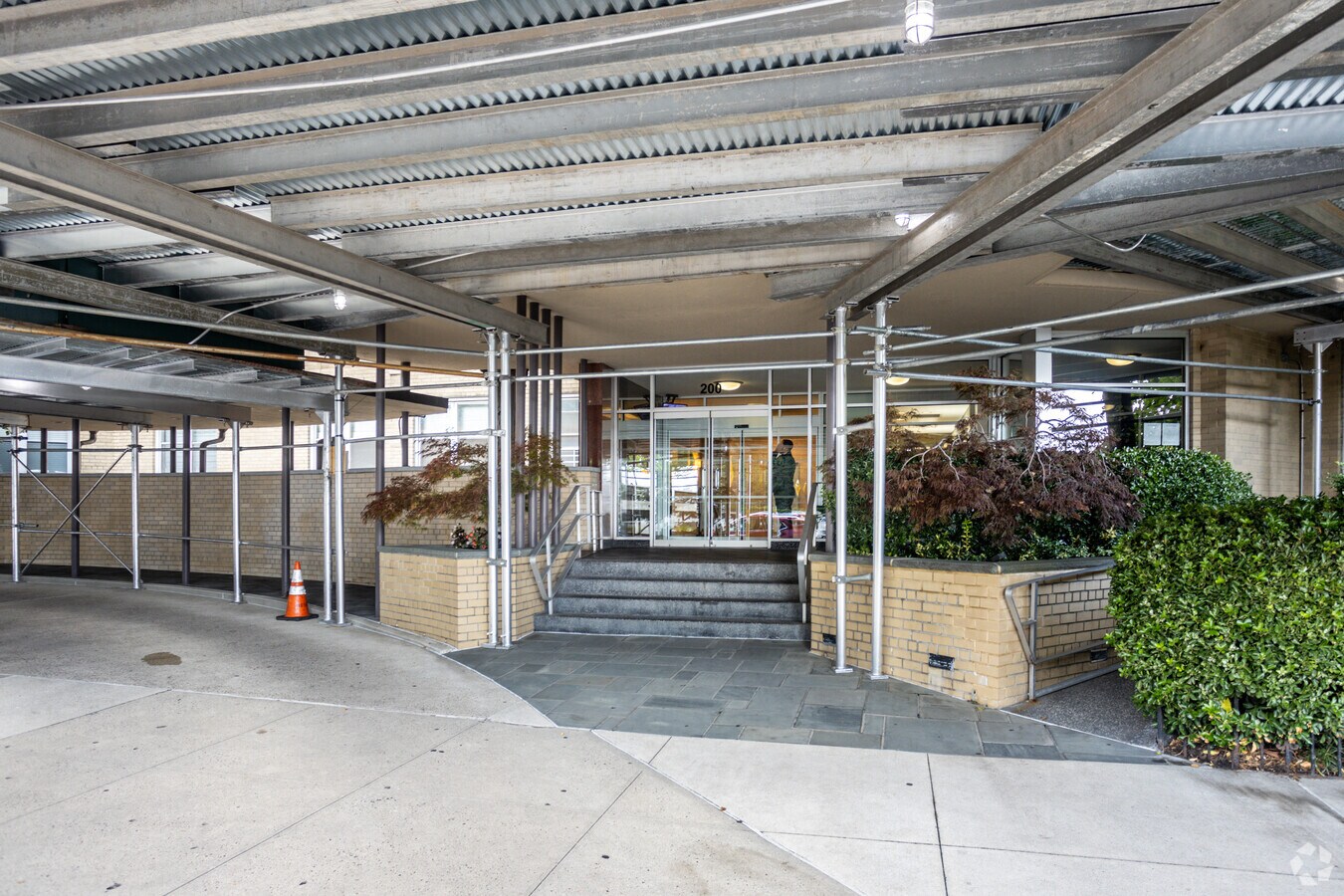 Photo - 200 E East End Ave