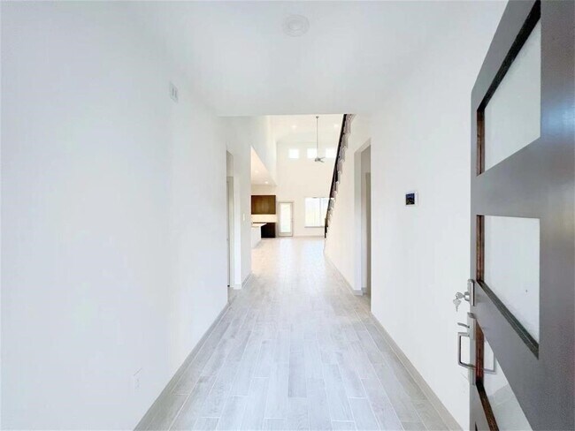 Photo - 28310 Hazel Trl