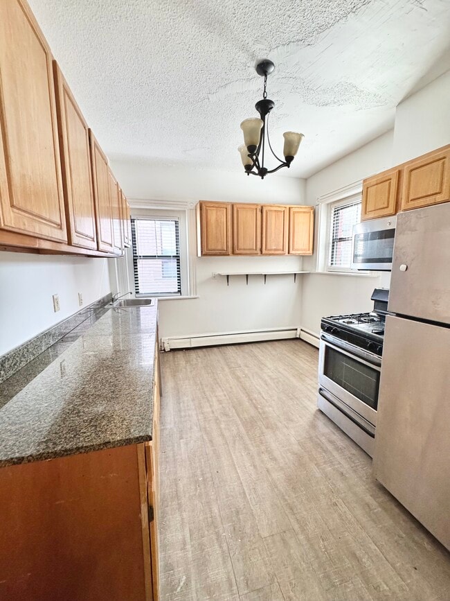Building Photo - 1510 Tremont St Unit 3
