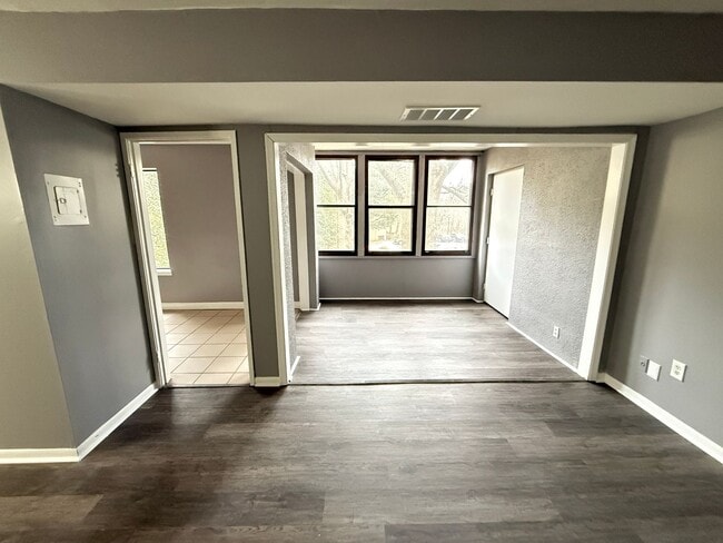 Photo - 9635 White Acre Rd Unit B4