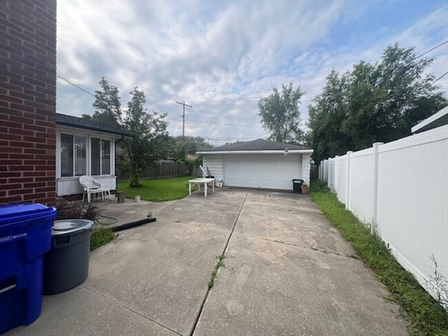 Photo - Beautiful Single Family Home in Fraser! AVAILABLE NOW!