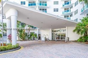 Building Photo - 3001 S Ocean Dr Unit 721