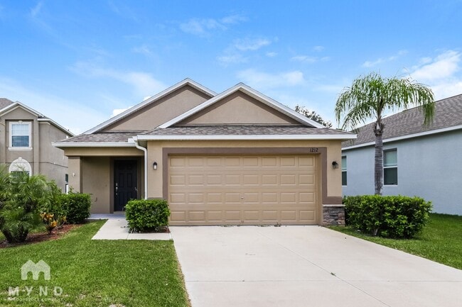 Photo - 1212 Oak Pond St