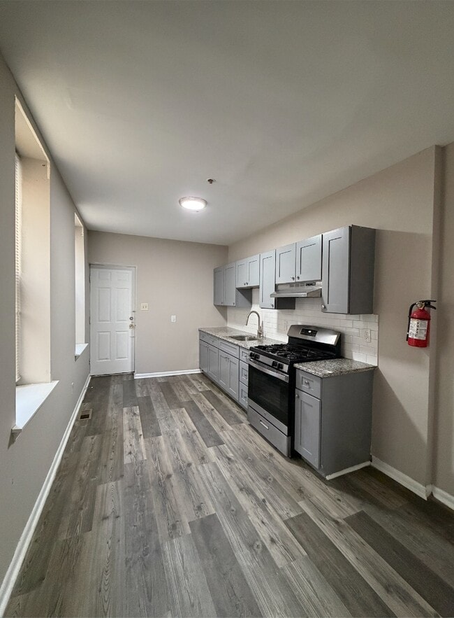 Photo - 424 Emerald St