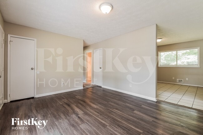 1364 Labelle St