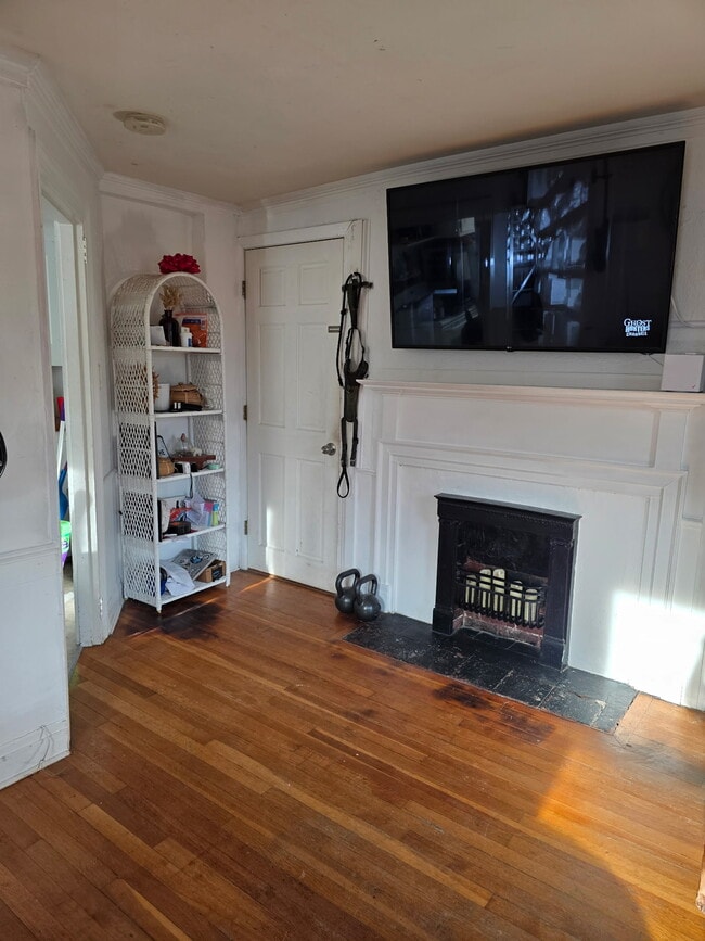 Photo - 37 Court St Unit 2