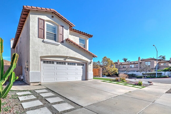 Photo - 725 Vista Santo Thomas