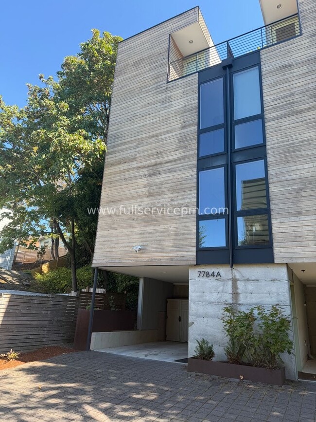 Building Photo - 7784 Highland Park Way SW