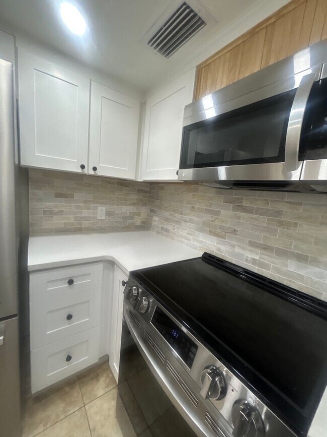 Photo - 1 Bedroom/1 Bathroom 1st Floor Condo at Gulf Harbors - AVAILABLE May 1st! Unidad 102
