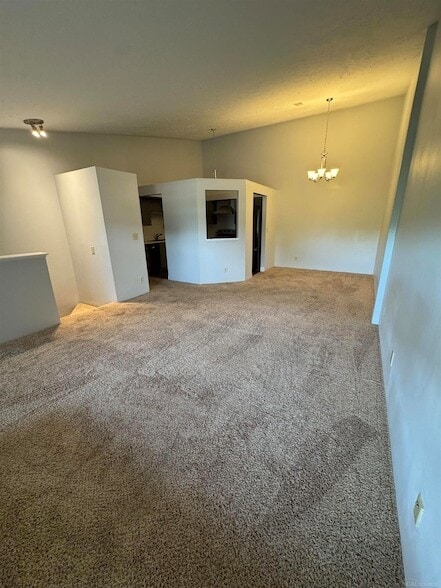19137 Surrey Ln
