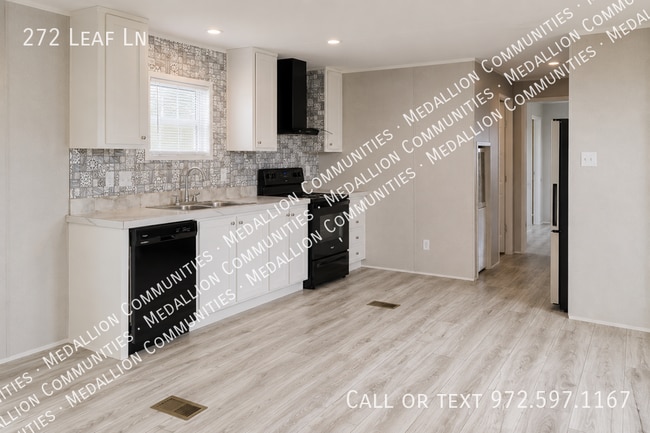 Photo - 272 Leaf Ln