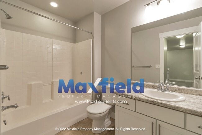 Photo - 529 Fox Chase Dr