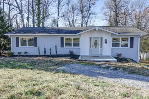 Building Photo - 19 N Forrest Dr Rental