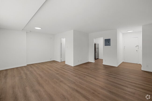Studio - 514 SF
