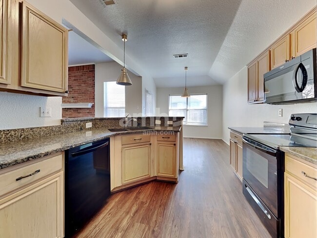 Photo - 824 Wilderness Pass