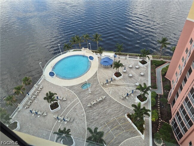 2743 First St Unidad 1504