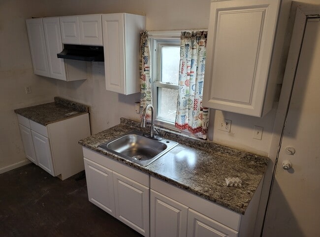 Photo - 7 Kenyon St Unit 2 bedroom, 1 bath