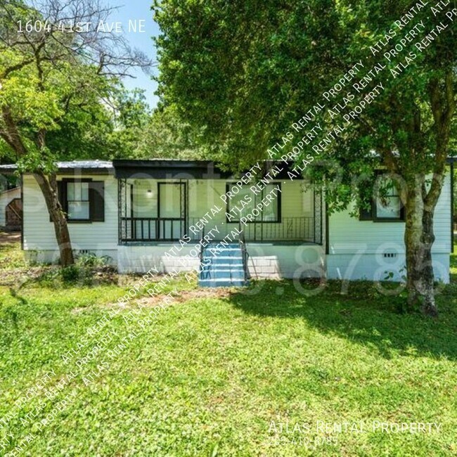Photo - 1604 41st Ave NE House