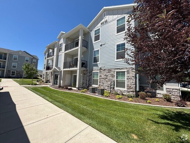 Building Photo - 3 Bedroom 2 Bathroom Condo in Heber