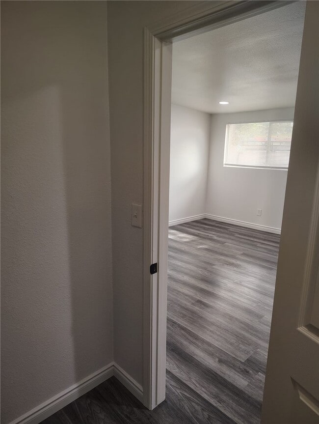 Photo - 311 W 44th St