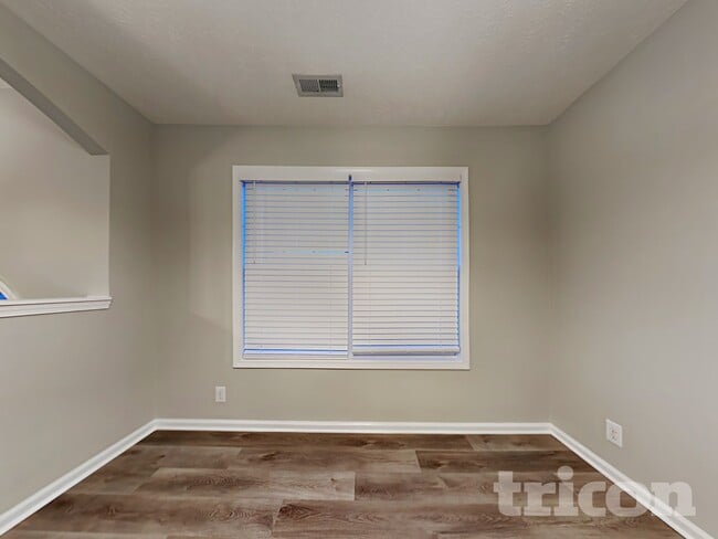 Photo - 1612 Broad Cir