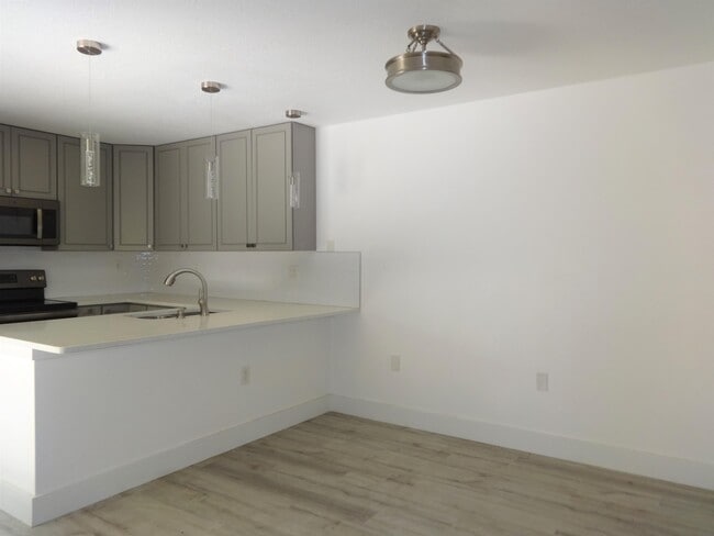 Photo - 3068 30th Ct