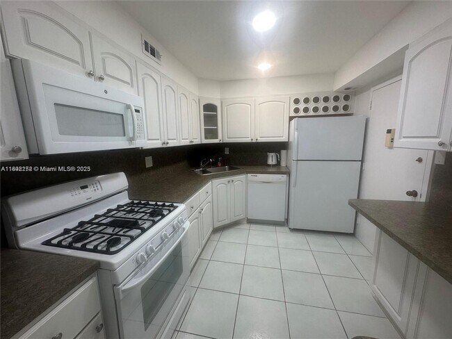 Photo - 2030 S Ocean Dr Unidad 1705