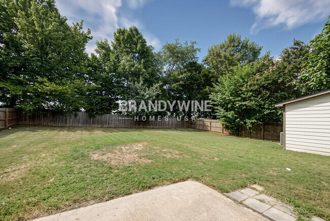 Photo - 2704 Deer Glade Ln