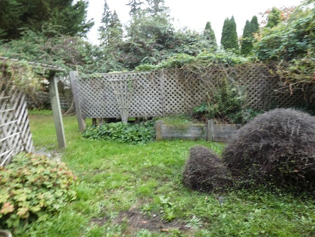 Photo - 3322 Upland Ln