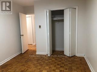 Photo - 945 Simcoe St N Unité 107