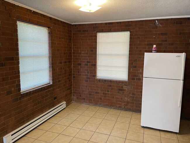 Photo - 3 Bed, 1 Bath brick home located in Highpoint!