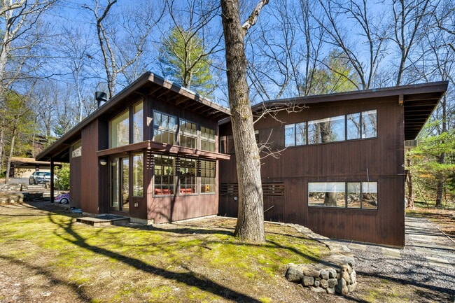 Photo - 15 Trotting Horse Dr