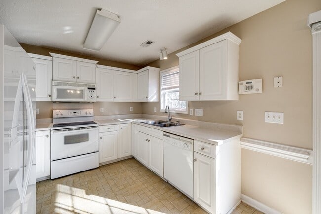 Photo - Adorable 3 Bedroom 2 bath RANCH in Fort Mill!