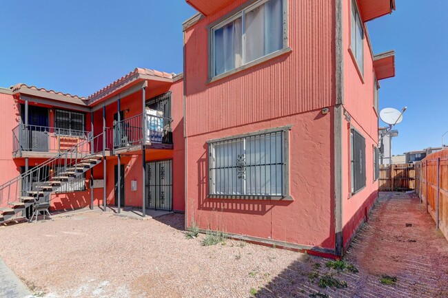 Building Photo - 3639 Kolendo Ct Unit #A 3639 Kolendo Ct