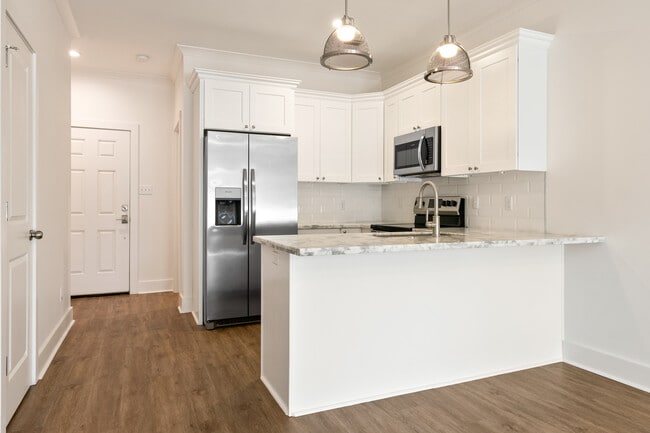 Photo - 411 Curtis St