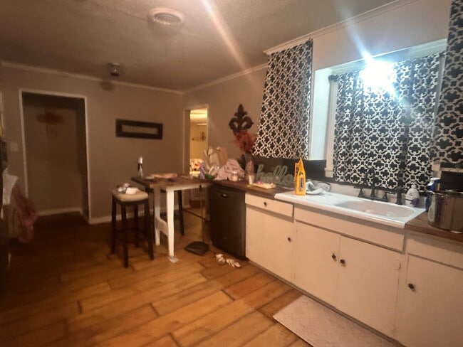 Photo - 208 Frances Ave