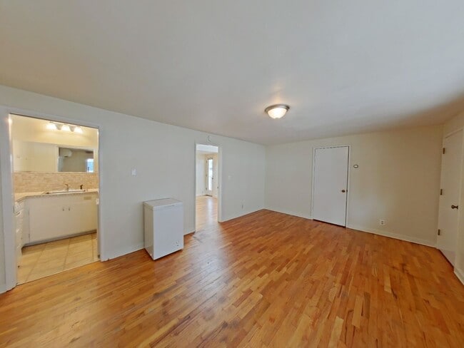 Photo - 1825 University St Unidad 1828 Onyx Alley