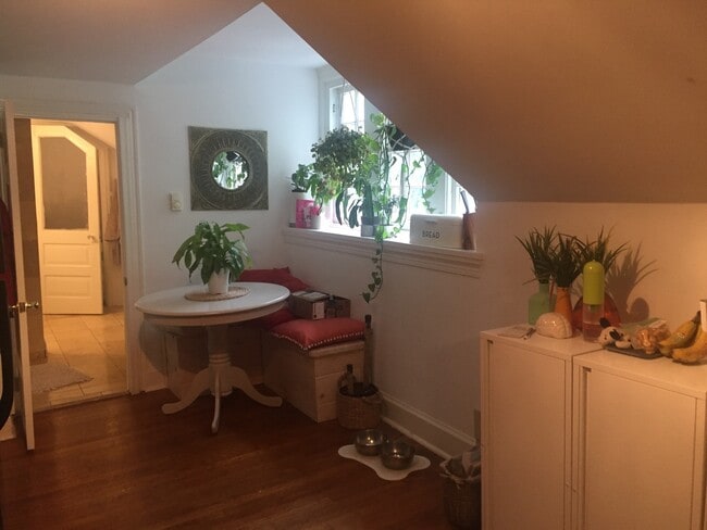 Photo - Updated 1 Bed/1 Bath - Great Location - T/... Unidad 5