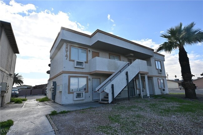 Building Photo - 3017 E Carey Ave Unit 4